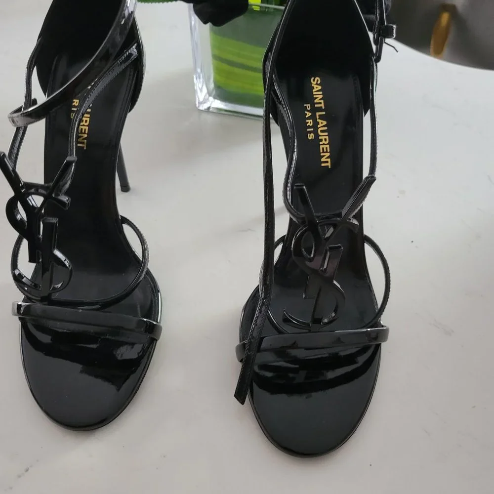 Heels - Picture 3 of 3